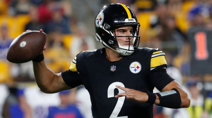 Steelers quarterback Mason Rudolph (2) passes the ball against the Bills during the fourth quarter at Acrisure Stadium. Pittsburgh won 27-15.